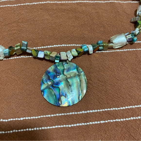 Beautiful NECKLACE BLUE SHELLS MINI BEADS + LARGE DROP PENDANT - Picture 4 of 9